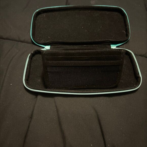 Animal Crossing New Horizons Aloha Switch Carrying Case - Picture 4 of 4